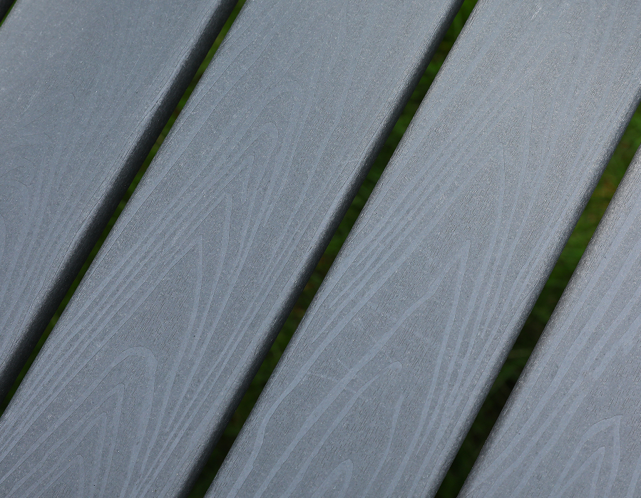 Silla de comedor gris para exteriores de HDPE con respaldo cruzado